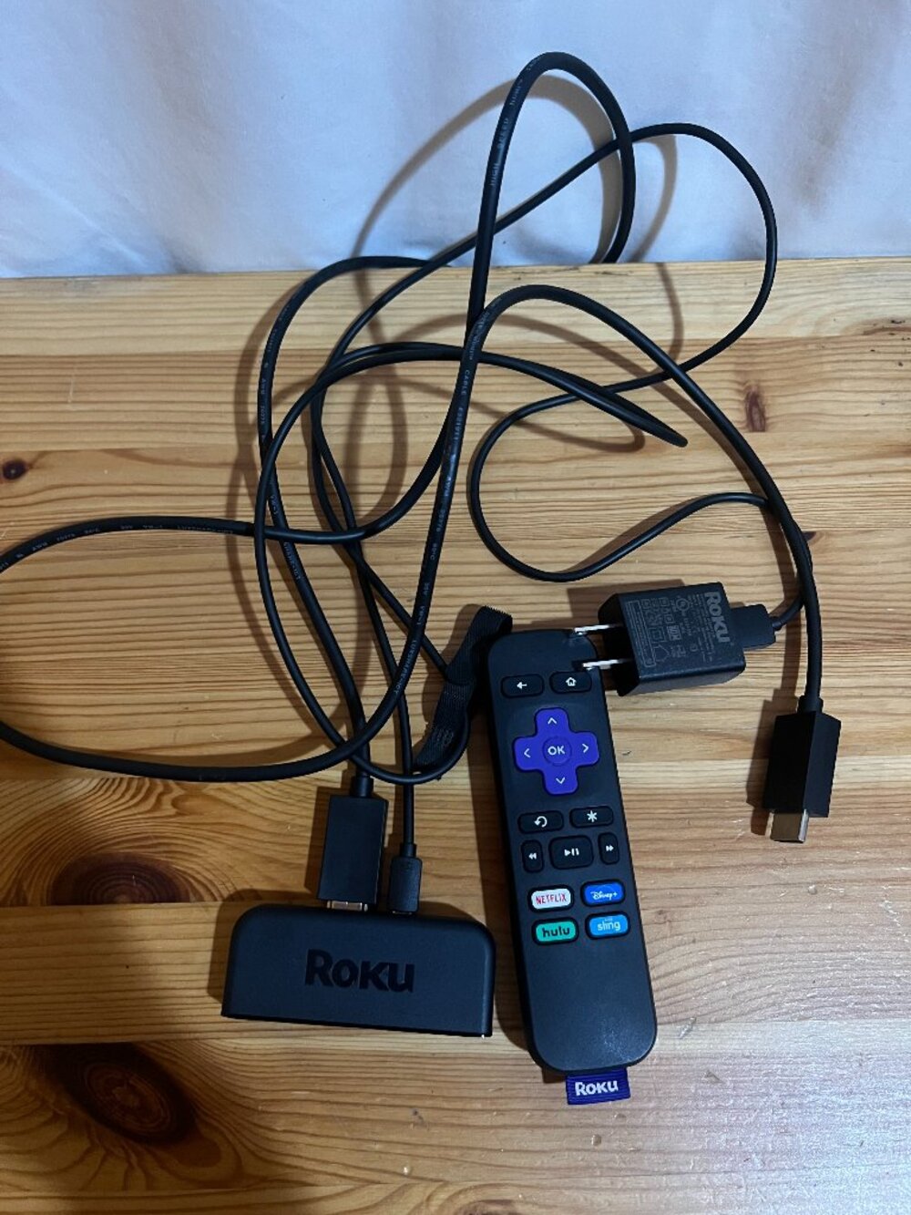 Not Working Roku Express 3920X Streaming Media Player w/ Remote, USB, & HDMI